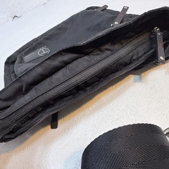 Tumi T-Tech Essential Gear Black Crossbody - Picture 8 of 11